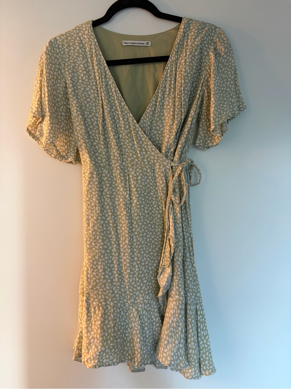 Abercrombie & Fitch Light Sage Wrap Dress with Cream Print